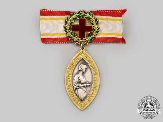 international._a_florence_nightingale_medal,_to_emma_dagmar_stenbeck1961_l22_mnc7776_019