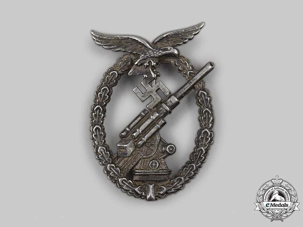 germany,_luftwaffe._a_flak_badge,_by_gebrüder_wegerhoff_l22_mnc7786_463_1