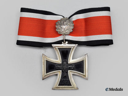 germany,_federal_republic._a_knight’s_cross_of_the_iron_cross,_with_oak_leaves_and_case,1957_version_in_silver_l22_mnc7793_425