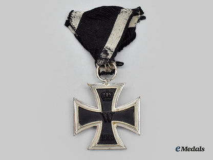 germany,_imperial._a1914_iron_cross_ii_class,_with_case_l22_mnc7805_432_1