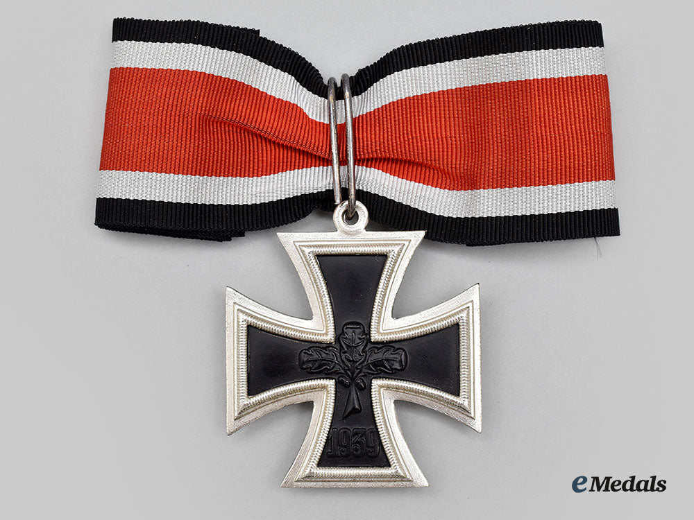 germany,_federal_republic._a_knight’s_cross_of_the_iron_cross,1957_version_with_case_l22_mnc7816_439
