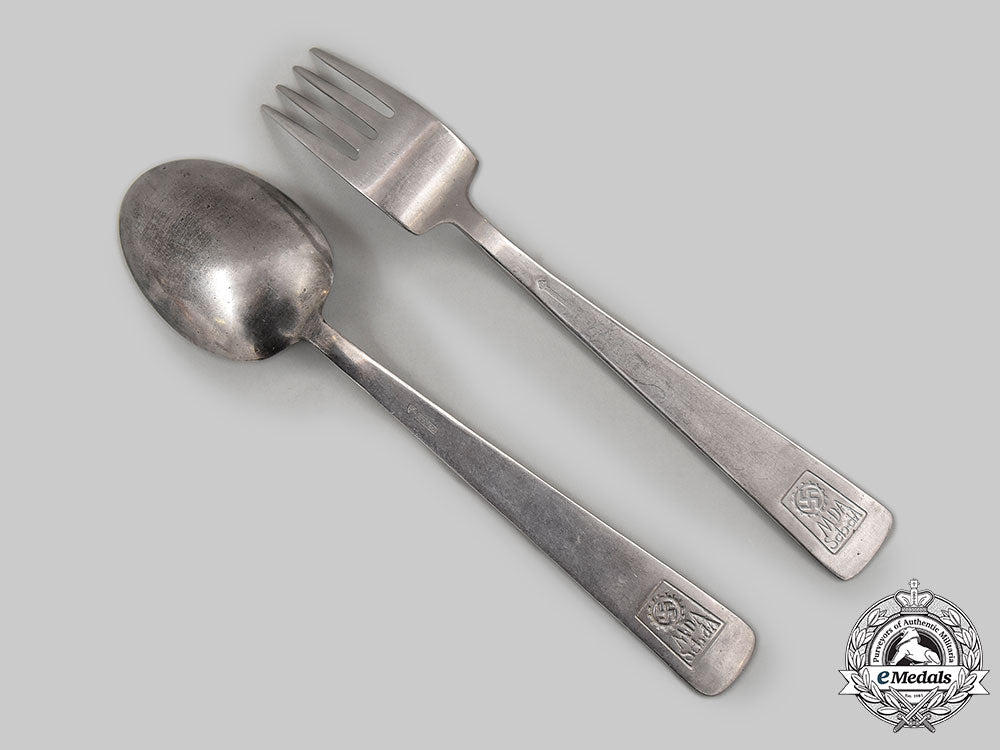 germany,_daf._a_pair_of_factory_mess_hall_cutlery_l22_mnc7818_478
