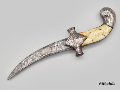 india,_persia._an_indo-_persian_dagger_l22_mnc7820_054_1_1