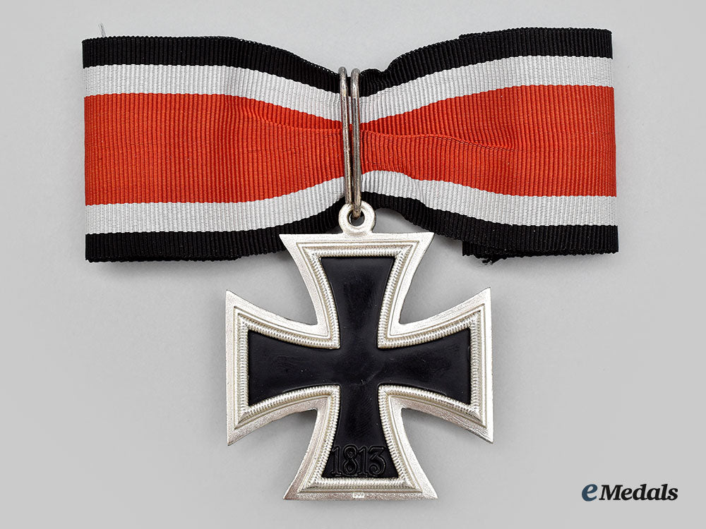 germany,_federal_republic._a_knight’s_cross_of_the_iron_cross,1957_version_with_case_l22_mnc7820_441