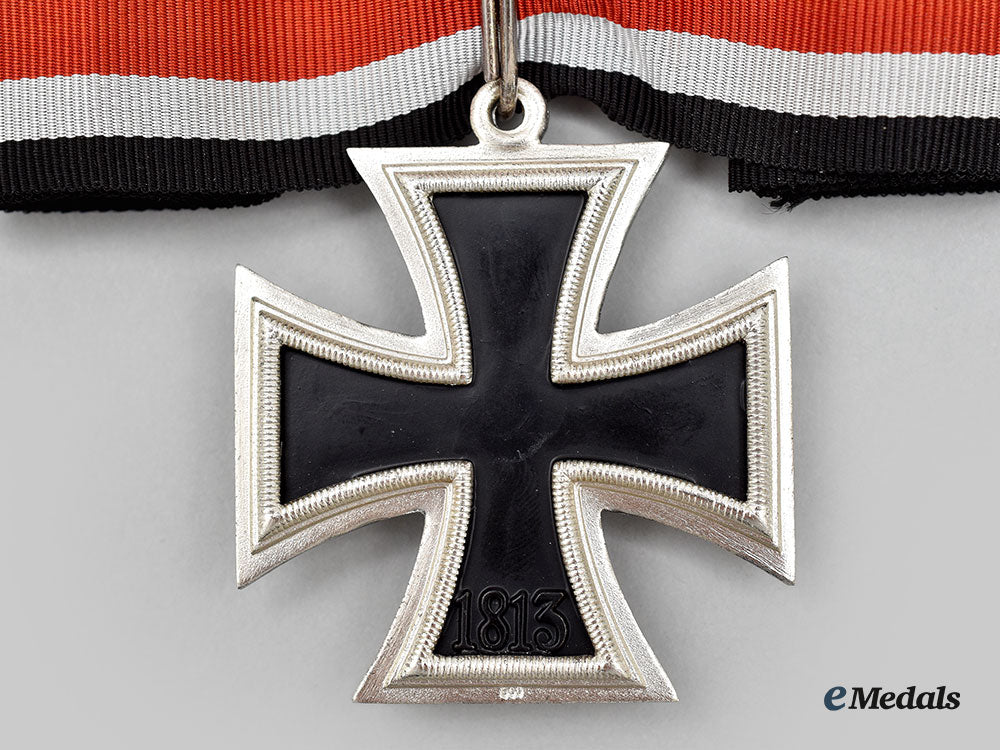 germany,_federal_republic._a_knight’s_cross_of_the_iron_cross,1957_version_with_case_l22_mnc7822_442