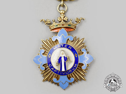 spain,_fascist_state._an_order_of_penitentiary_social_merit,_distinguished_gold_cross_with_collar,_c.1945_l22_mnc7825_579_1_1_1