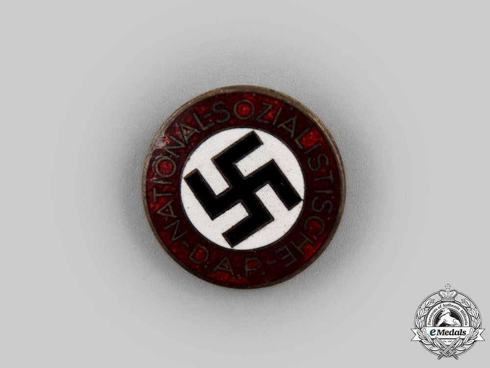 germany,_nsdap._a_membership_badge,_by_kerbach&_israel_l22_mnc7839_487