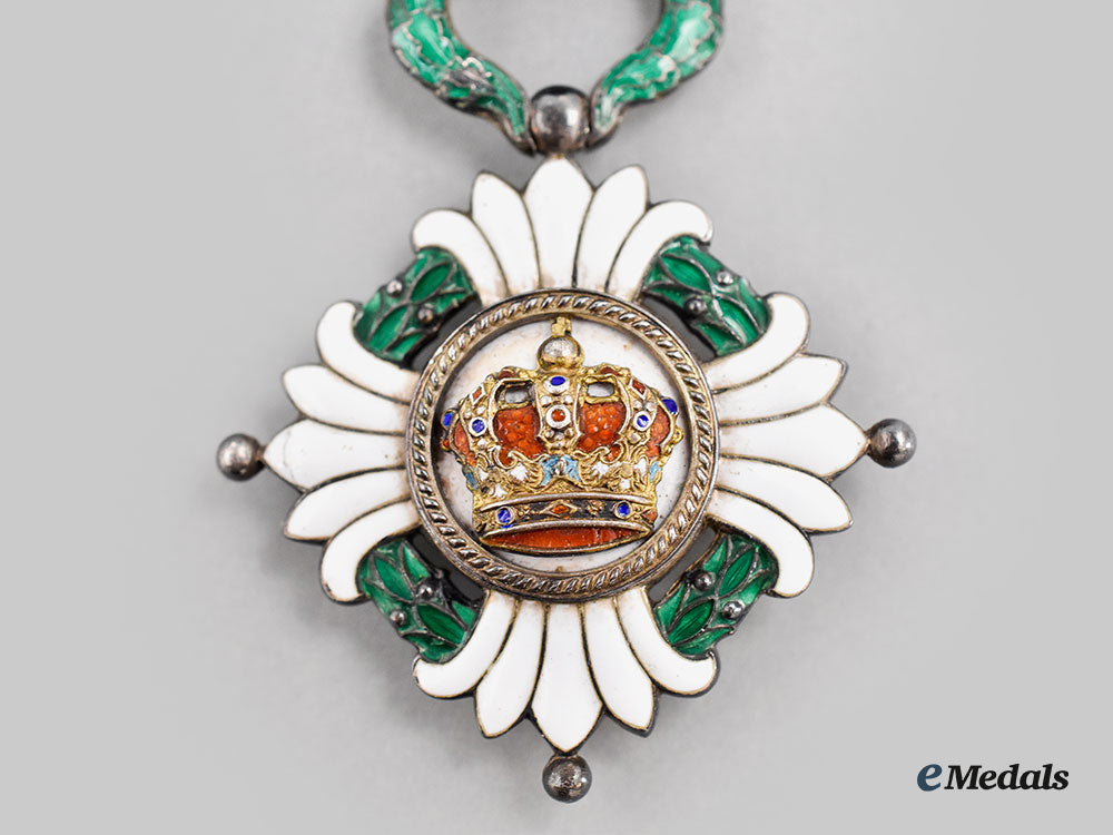yugoslavia,_kingdom._an_order_of_the_yugolsav_crown,_knight_by_huguenin_freres,_in_case_l22_mnc7916_947_1