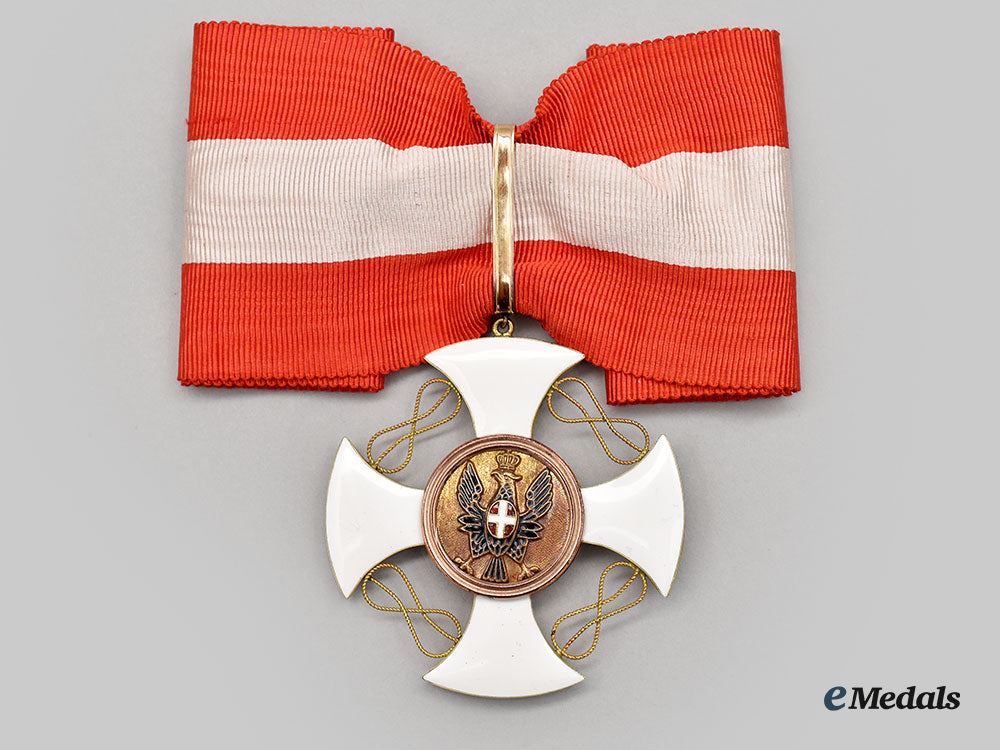 italy,_republic._an_order_of_the_italian_crown,_commander_in_gold,_to_nasa_apollo11_astronaut_buzz_aldrin_l22_mnc7936_128