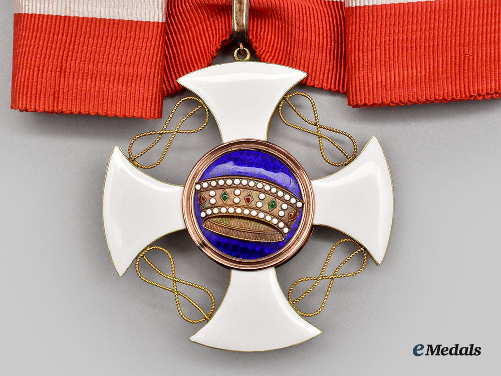 italy,_republic._an_order_of_the_italian_crown,_commander_in_gold,_to_nasa_apollo11_astronaut_buzz_aldrin_l22_mnc7942_130