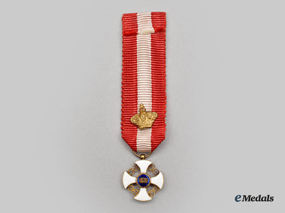italy,_republic._an_order_of_the_italian_crown,_commander_in_gold,_to_nasa_apollo11_astronaut_buzz_aldrin_l22_mnc7944_132