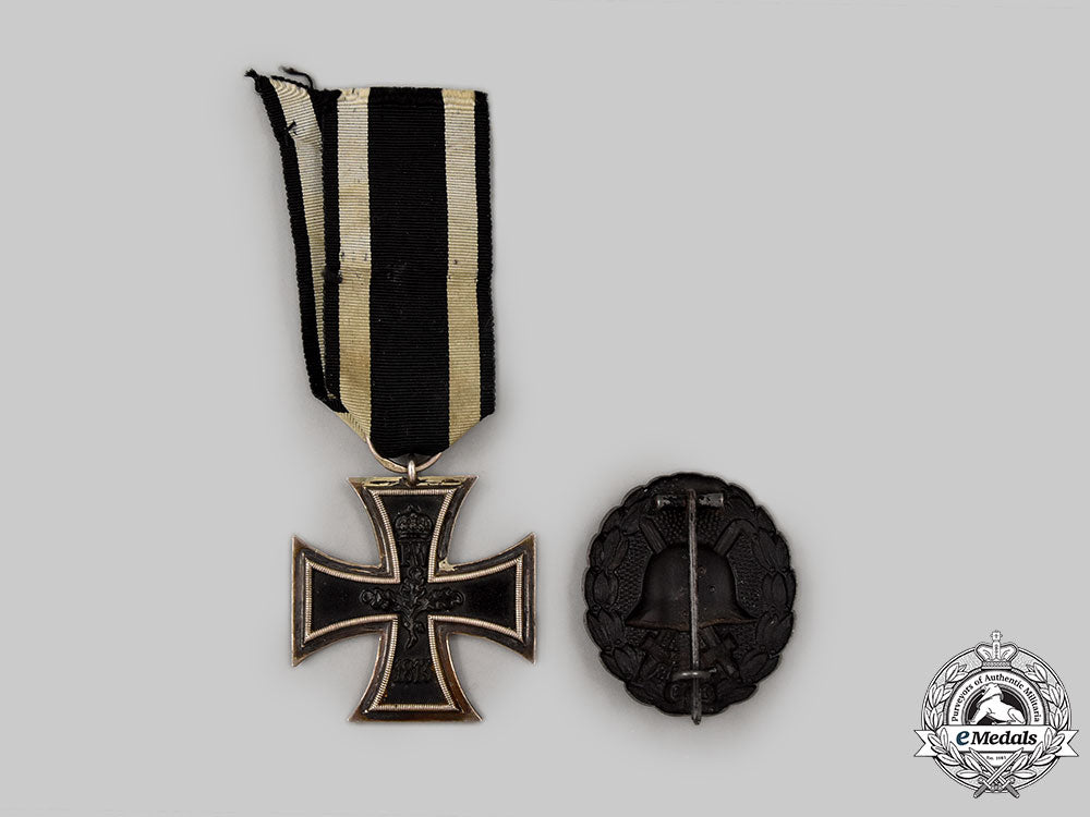 germany,_imperial._a_pair_of_first_world_war_service_decorations_l22_mnc7951_540