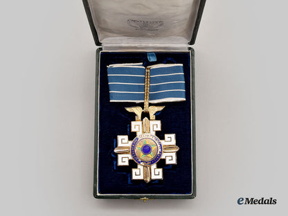 brazil,_kingdom._an_order_of_aeronautical_merit,_commander_to_nasa_apollo11_astronaut_buzz_aldrin_l22_mnc7977_151