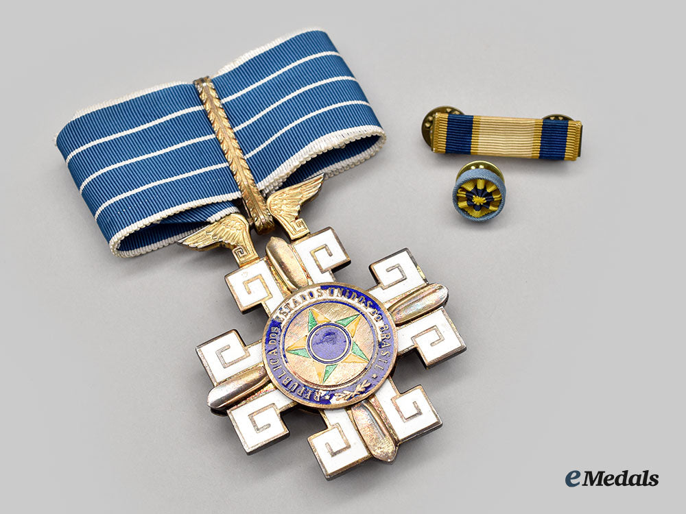 brazil,_kingdom._an_order_of_aeronautical_merit,_commander_to_nasa_apollo11_astronaut_buzz_aldrin_l22_mnc7978_152