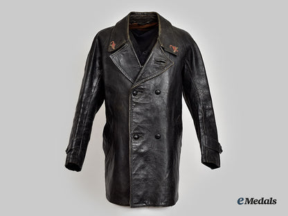 italy,_social_republic._a_rare_armoured_group_leonessa_crewman’s_jacket_and_crash_helmet_l22_mnc8037_600_2_1