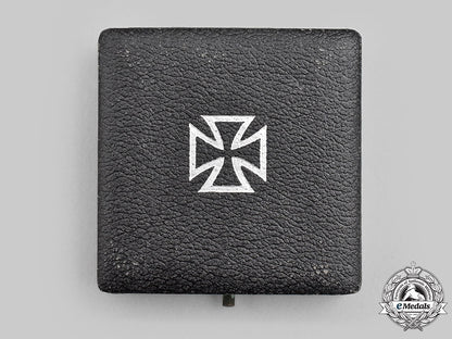germany,_wehrmacht._a1939_iron_cross_i_class,_with_case,_by_c.f._zimmermann_l22_mnc8038_882_1_1_1