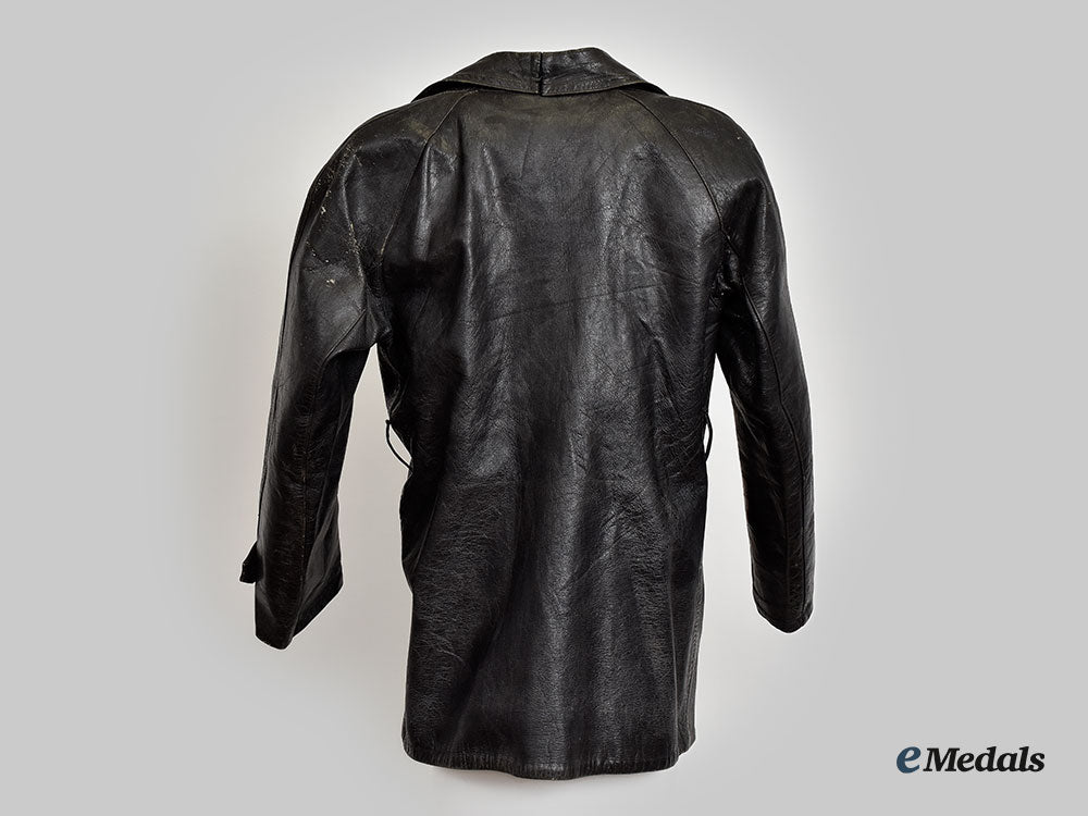 italy,_social_republic._a_rare_armoured_group_leonessa_crewman’s_jacket_and_crash_helmet_l22_mnc8041_602_1