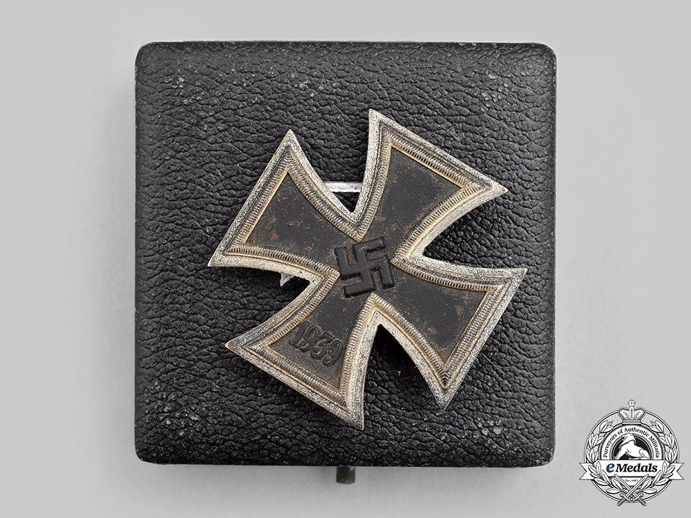 germany,_wehrmacht._a1939_iron_cross_i_class,_with_case,_by_c.f._zimmermann_l22_mnc8041_879_1_1_1