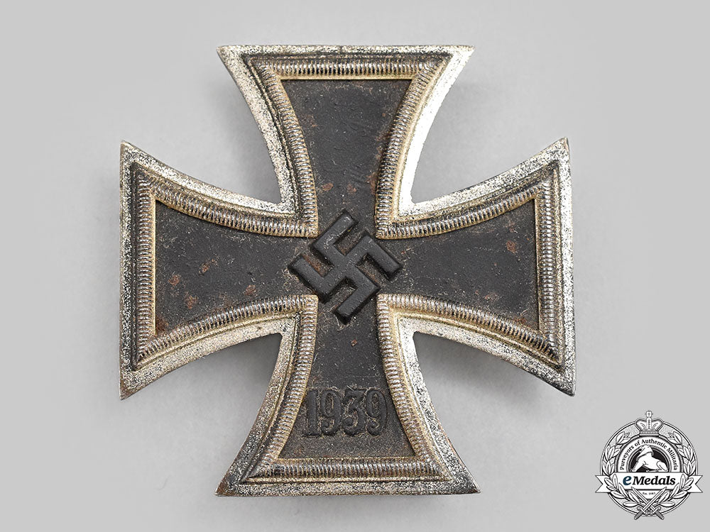 germany,_wehrmacht._a1939_iron_cross_i_class,_with_case,_by_c.f._zimmermann_l22_mnc8042_880_1_1_1