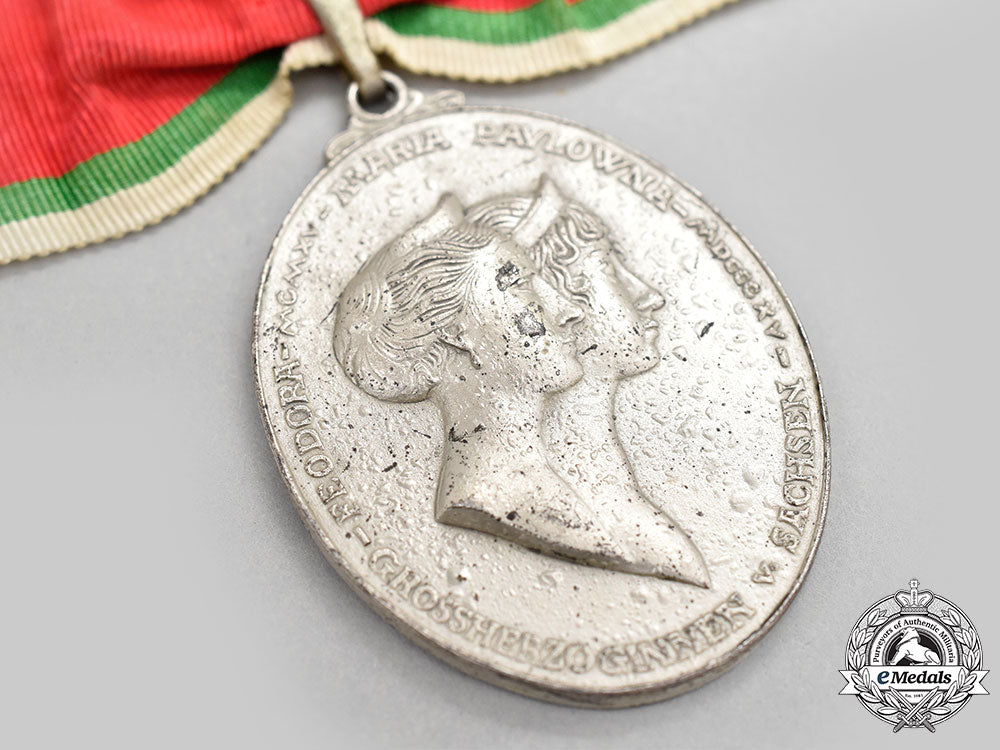 saxe-_weimar-_eisenach,_grand_duchy._a_war_merit_honour_medal_for_women_l22_mnc8070_898