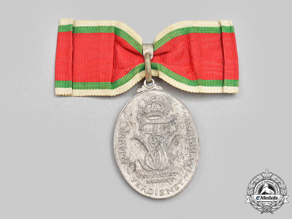 saxe-_weimar-_eisenach,_grand_duchy._a_war_merit_honour_medal_for_women_l22_mnc8072_897