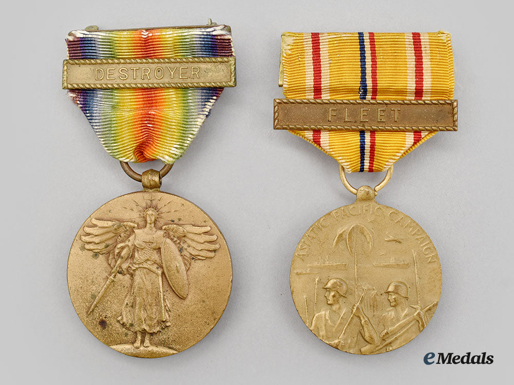 united_states._a_first&_second_war_medal_issued_to_the_navy_l22_mnc8114_086