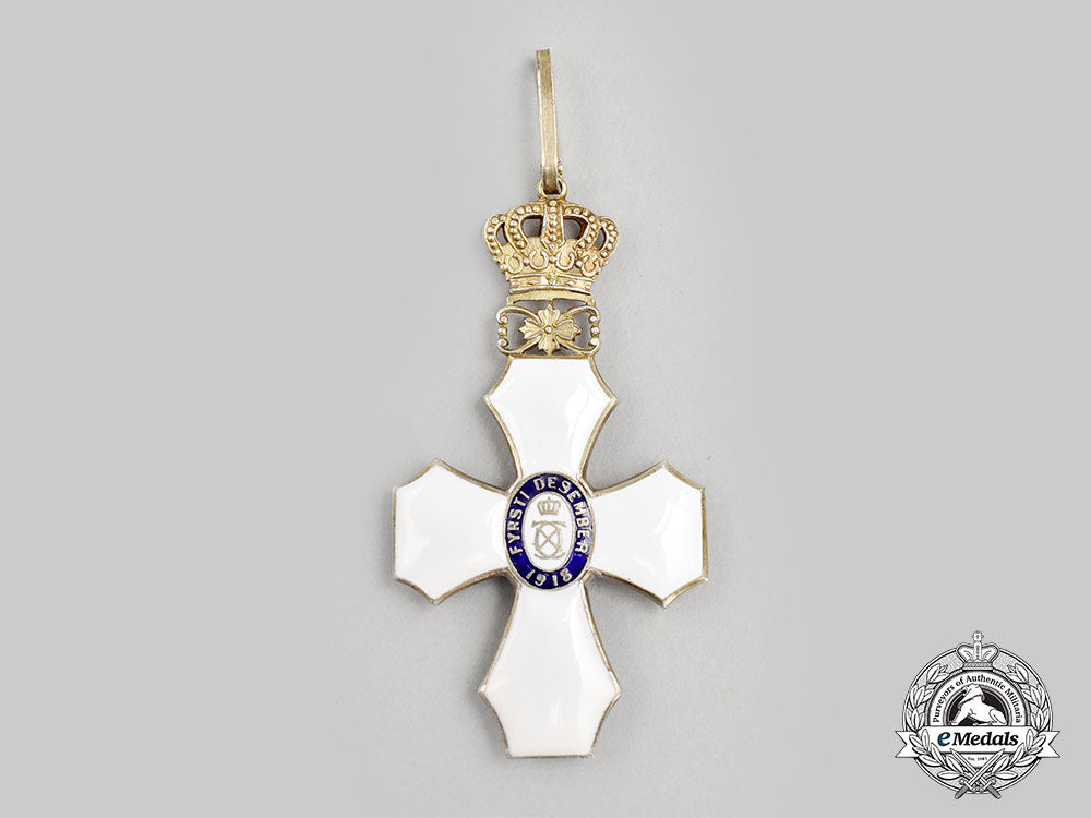 iceland,_republic._an_order_of_the_falcon,_i_class_grand_cross,_c.1945_l22_mnc8117_115