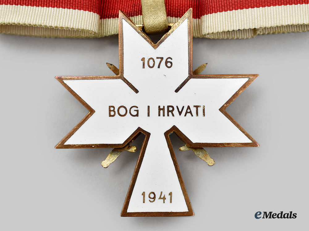 croatia,_independent_state._an_order_of_the_crown_of_king_zvonimir,_i_class_with_swords_for_war_merit_l22_mnc8118_645_1