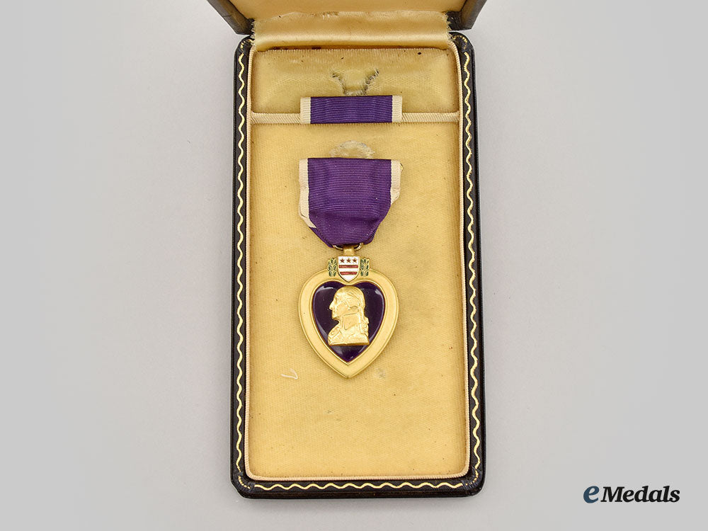 united_states._a_korean_war_purple_heart,_to_private_johnny_b._lee,_infantry,1_st_cavalry_division,_wia_l22_mnc8139_095