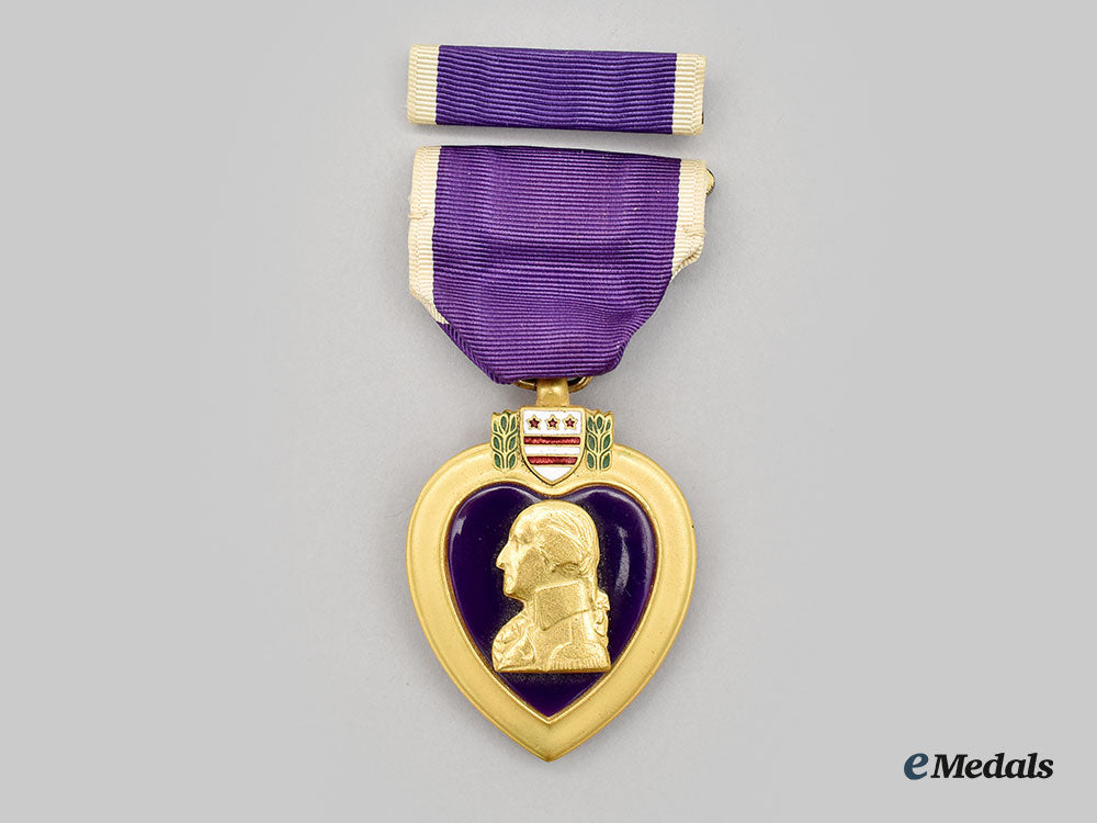 united_states._a_korean_war_purple_heart,_to_private_johnny_b._lee,_infantry,1_st_cavalry_division,_wia_l22_mnc8141_097