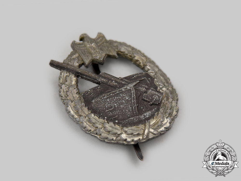 germany,_kriegsmarine._a_coastal_artillery_war_badge,_by_schwerin_l22_mnc8148_657_1_1