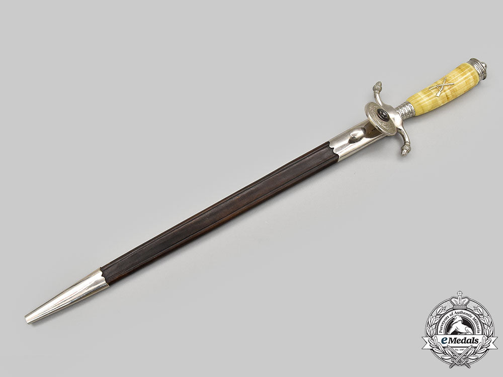 germany,_third_reich._a_german_hunting_association_gaujägermeister_presentation_dagger,_with_award_folder,_to_general_curt_freiherr_von_gienanth_l22_mnc8166_952_1