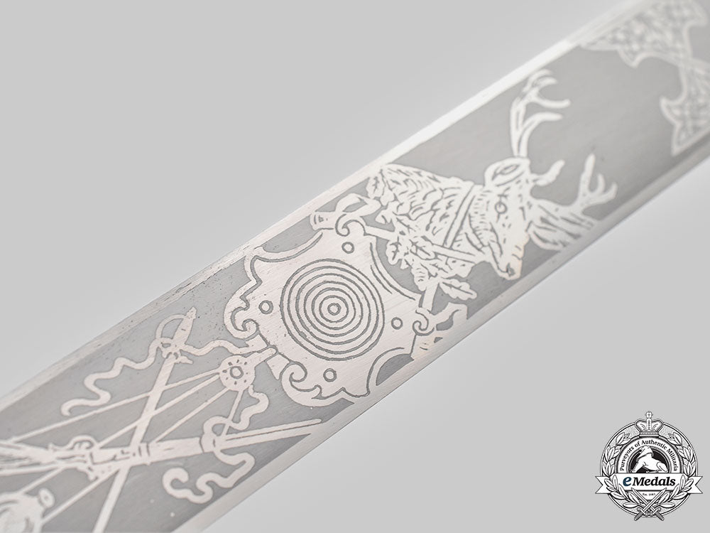 germany,_third_reich._a_german_hunting_association_gaujägermeister_presentation_dagger,_with_award_folder,_to_general_curt_freiherr_von_gienanth_l22_mnc8172_957_1