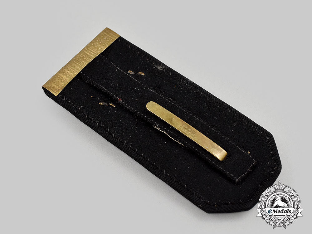 yugoslavia,_kingdom._an_army_headquarters_badge,_shoulder_board_and_aiguillettes_l22_mnc8176_146_1