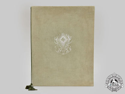 germany,_third_reich._a_german_hunting_association_gaujägermeister_presentation_dagger,_with_award_folder,_to_general_curt_freiherr_von_gienanth_l22_mnc8177_961_1