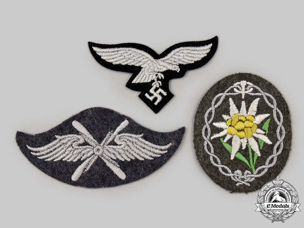 germany,_wehrmacht._a_mixed_lot_of_uniform_insignia_l22_mnc8211_683