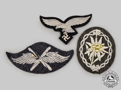 germany,_wehrmacht._a_mixed_lot_of_uniform_insignia_l22_mnc8213_684
