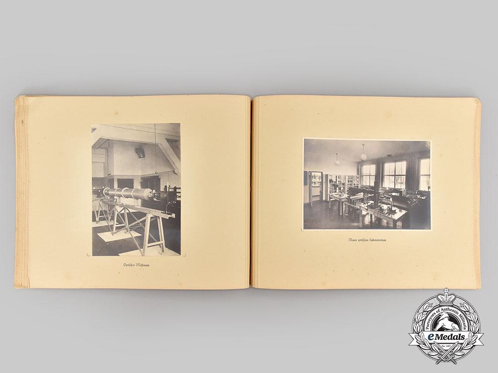 germany,_wehrmacht._a_mixed_lot_of_publications_l22_mnc8225_172_1