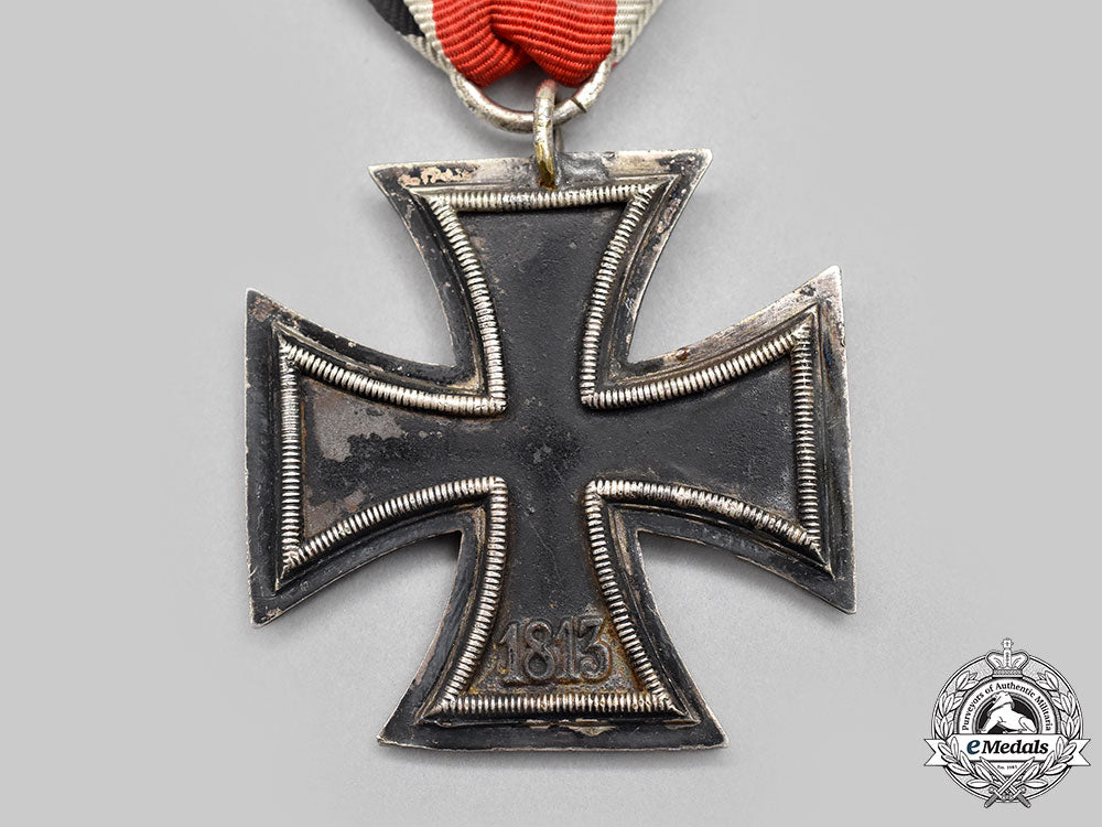 germany,_wehrmacht._a1939_iron_cross_ii_class,_with_hj_sports_badge_l22_mnc8250_004_1