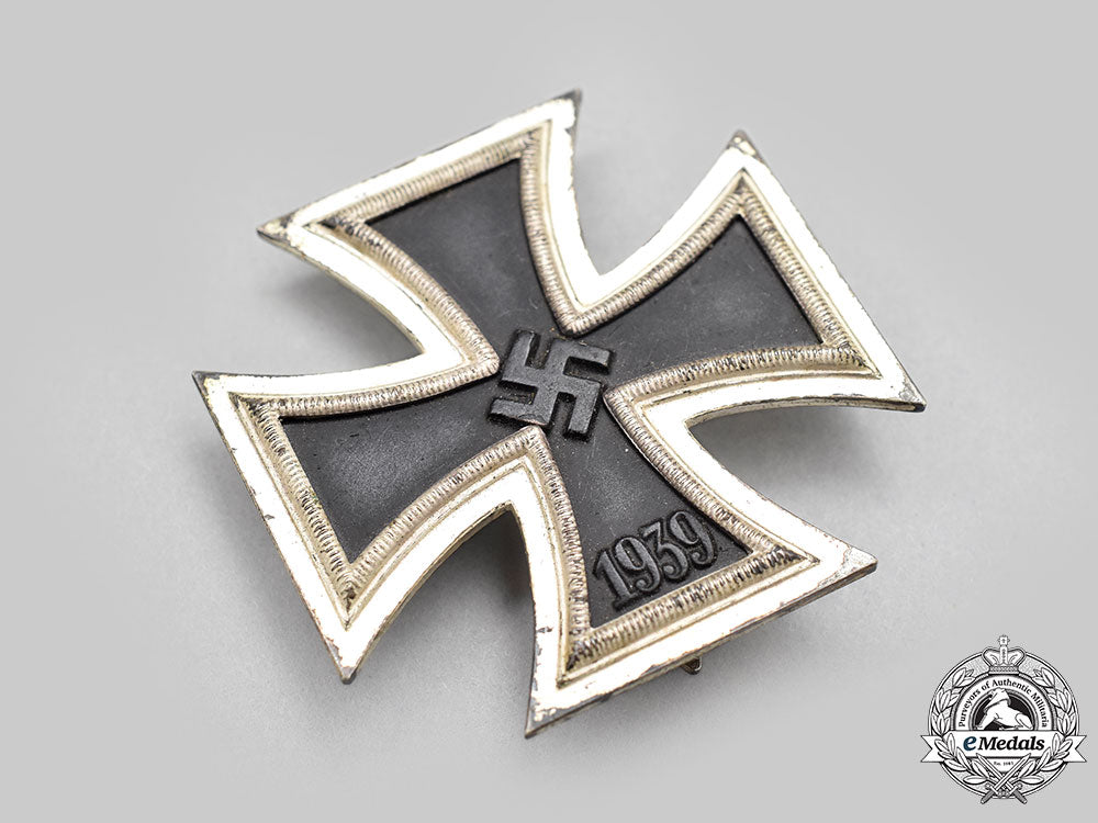 germany,_wehrmacht._a1939_iron_cross_i_class,_with_case,_by_wächtler&_lange_l22_mnc8257_008