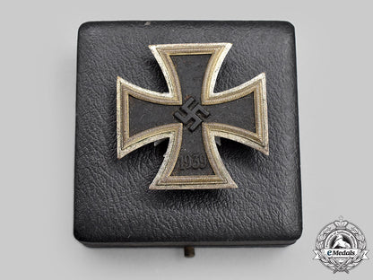 germany,_wehrmacht._a1939_iron_cross_i_class,_with_case,_by_c.f._zimmermann_l22_mnc8279_021_1