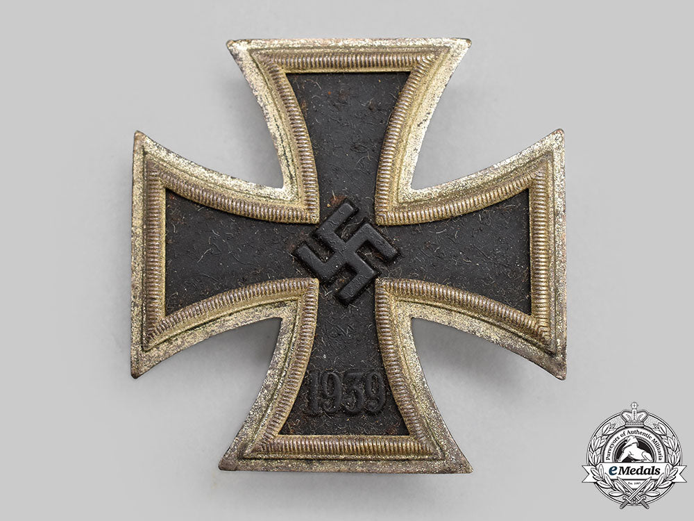 germany,_wehrmacht._a1939_iron_cross_i_class,_with_case,_by_c.f._zimmermann_l22_mnc8280_022_1