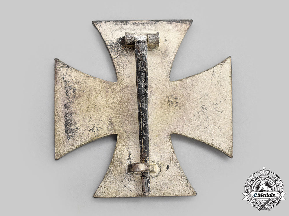 germany,_wehrmacht._a1939_iron_cross_i_class,_with_case,_by_c.f._zimmermann_l22_mnc8282_023_1
