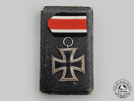 germany,_wehrmacht._a1939_iron_cross_ii_class,_with_customized_case,_by_wächtler&_lange_l22_mnc8350_162