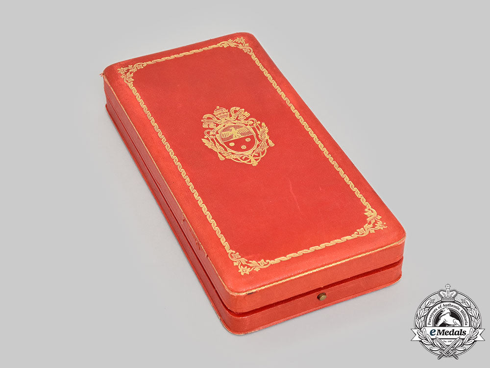 vatican,_state._an_equestrian_order_of_st._gregory_the_great_for_civil_merit,_ii_class_commander_set,_cased,_by_tanfani&_bertarelli,_c.1930_l22_mnc8391_300