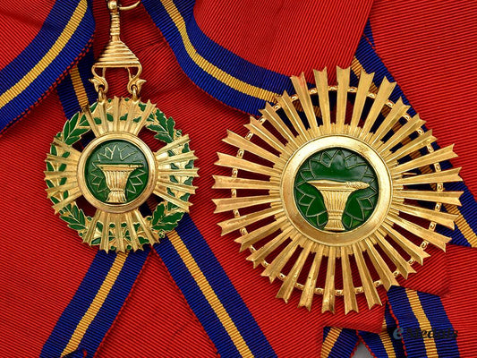 cambodia,_kingdom(_post1993)._a_royal_order_of_sahametrei,_i_class_grand_cross_set,_modern_issue_l22_mnc8392_271