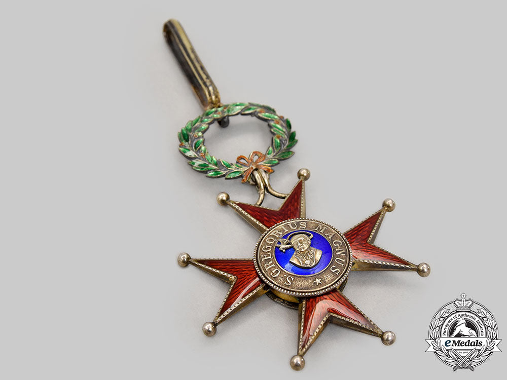 vatican,_state._an_equestrian_order_of_st._gregory_the_great_for_civil_merit,_ii_class_commander_set,_cased,_by_tanfani&_bertarelli,_c.1930_l22_mnc8398_302