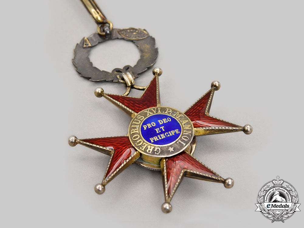 vatican,_state._an_equestrian_order_of_st._gregory_the_great_for_civil_merit,_ii_class_commander_set,_cased,_by_tanfani&_bertarelli,_c.1930_l22_mnc8402_303