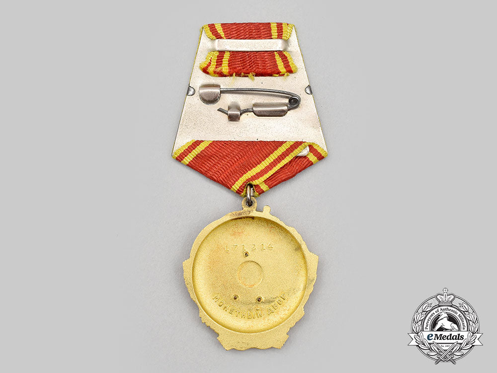 russia,_soviet_union._a_rare_order_of_lenin,_type_v_in_gold,_with_case_and_award_documents_to_lev_semenovich_badriev_l22_mnc8469_167
