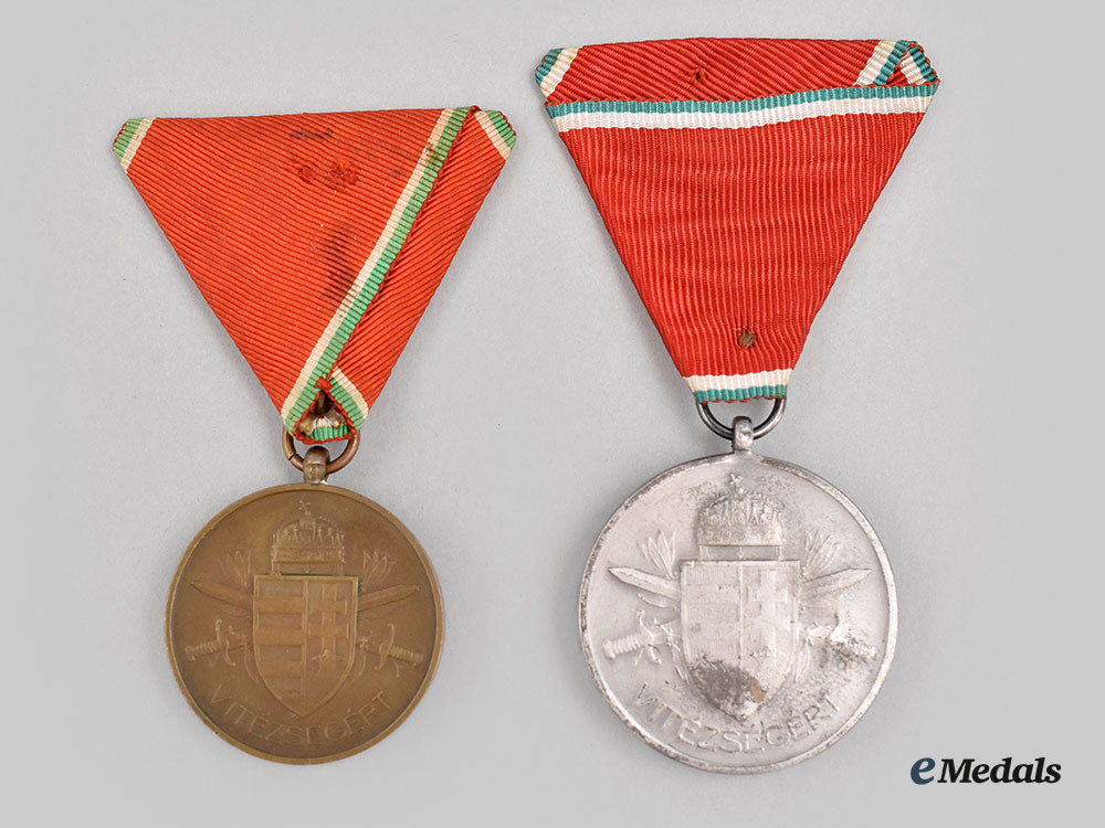 hungary,_regency._two_bravery_medals_l22_mnc8474_162_1